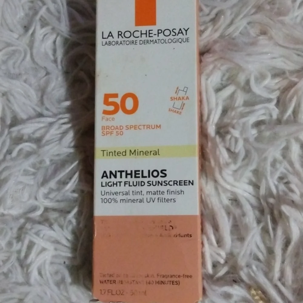 LA ROCHE POSAY TINTED ANTHELIOS 50 MINERAL SPF 50 1.7OZ